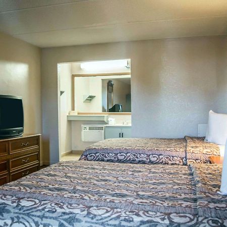 Rodeway Inn Clearwater-Dunedin 外观 照片