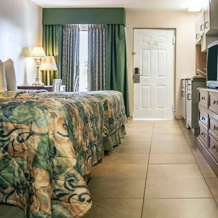 Rodeway Inn Clearwater-Dunedin 外观 照片