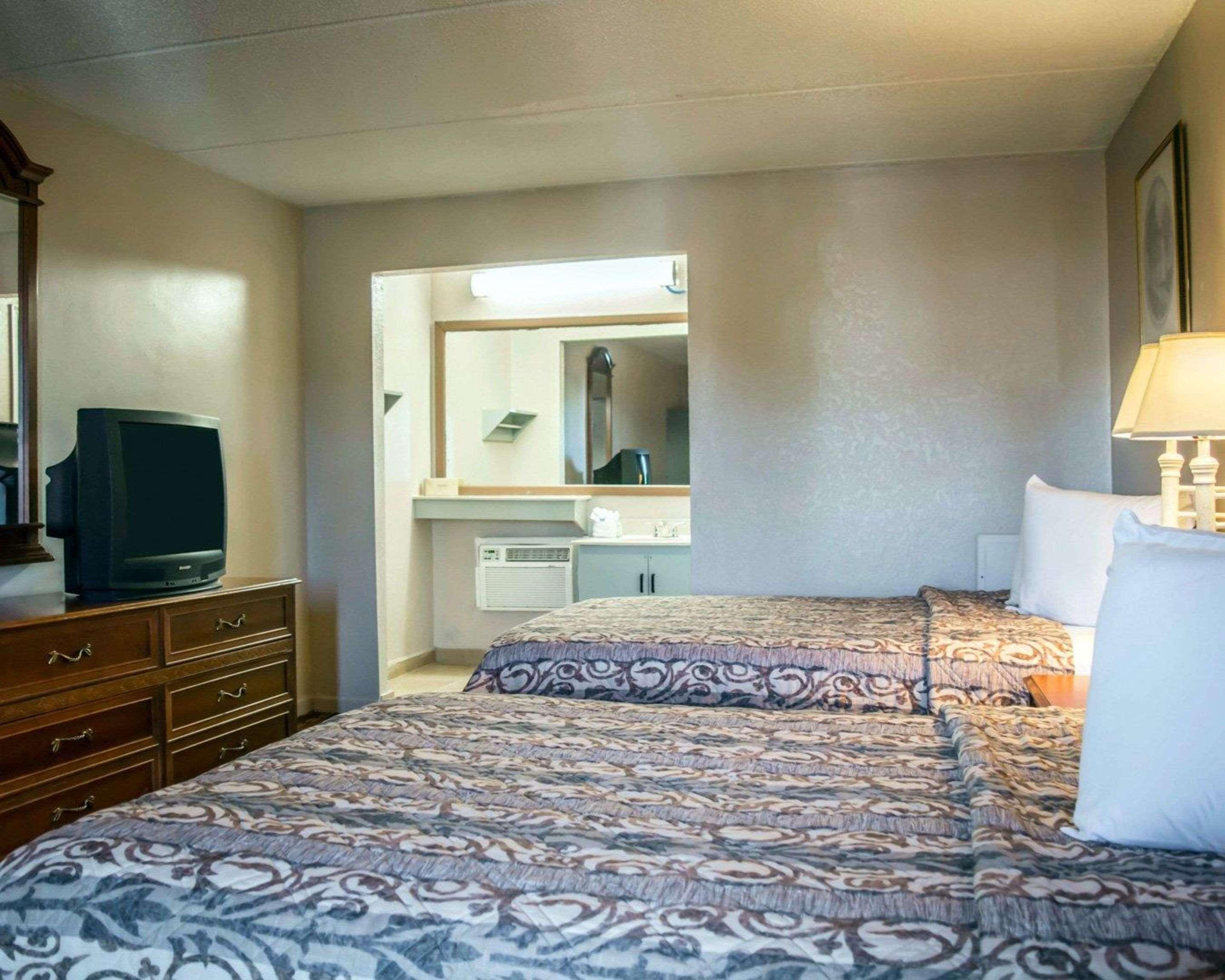 Rodeway Inn Clearwater-Dunedin 外观 照片