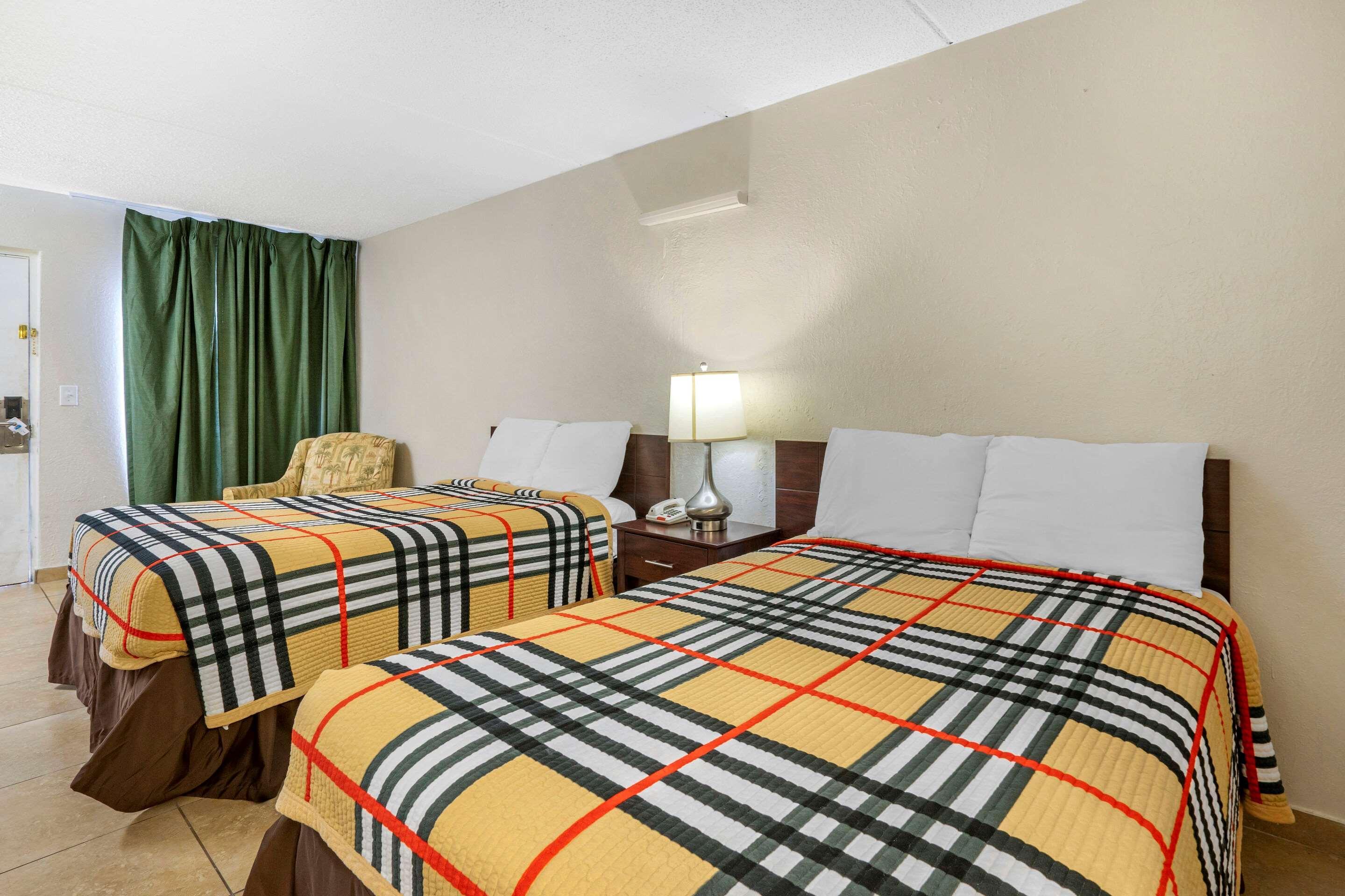 Rodeway Inn Clearwater-Dunedin 外观 照片