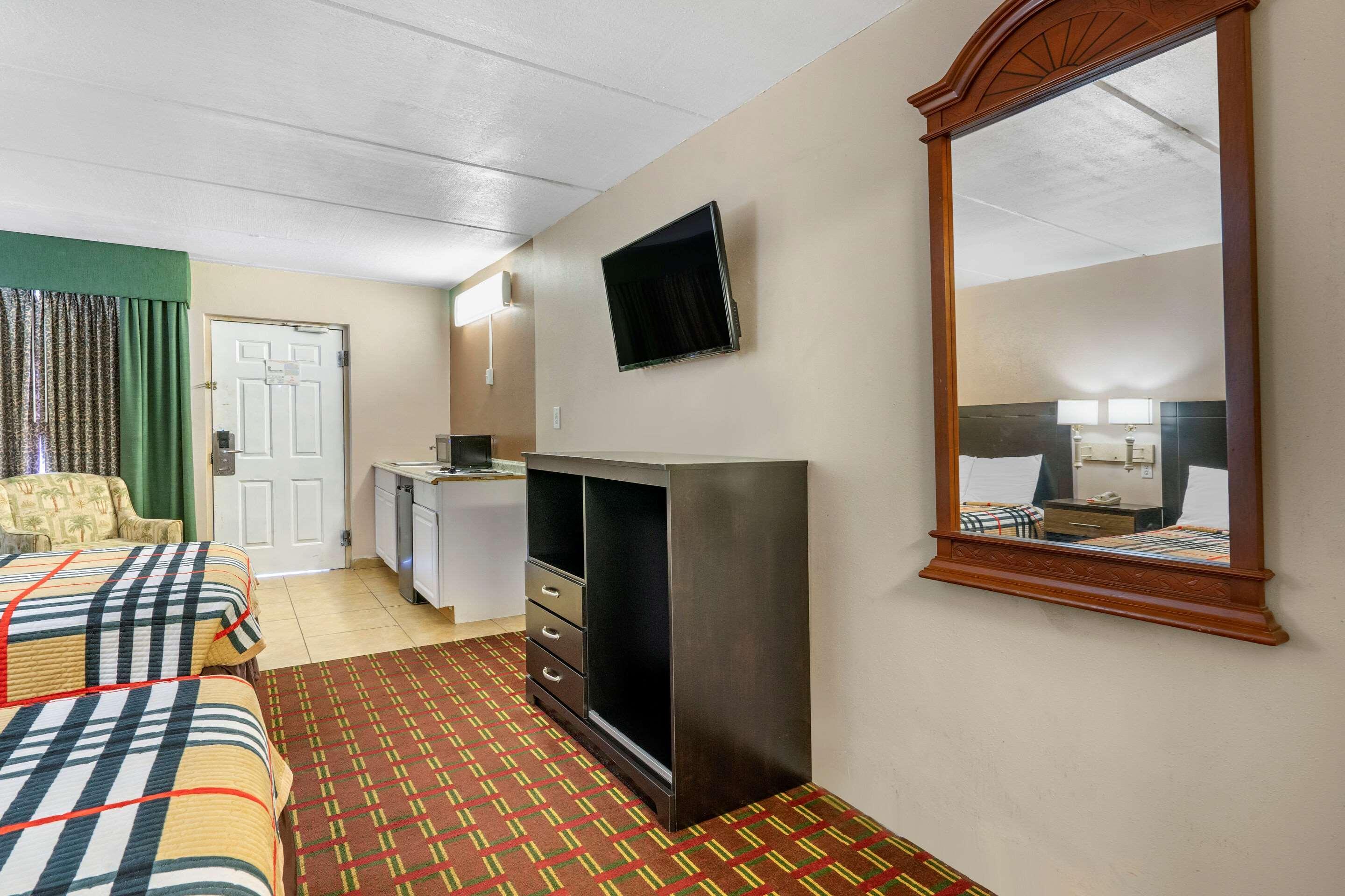 Rodeway Inn Clearwater-Dunedin 外观 照片