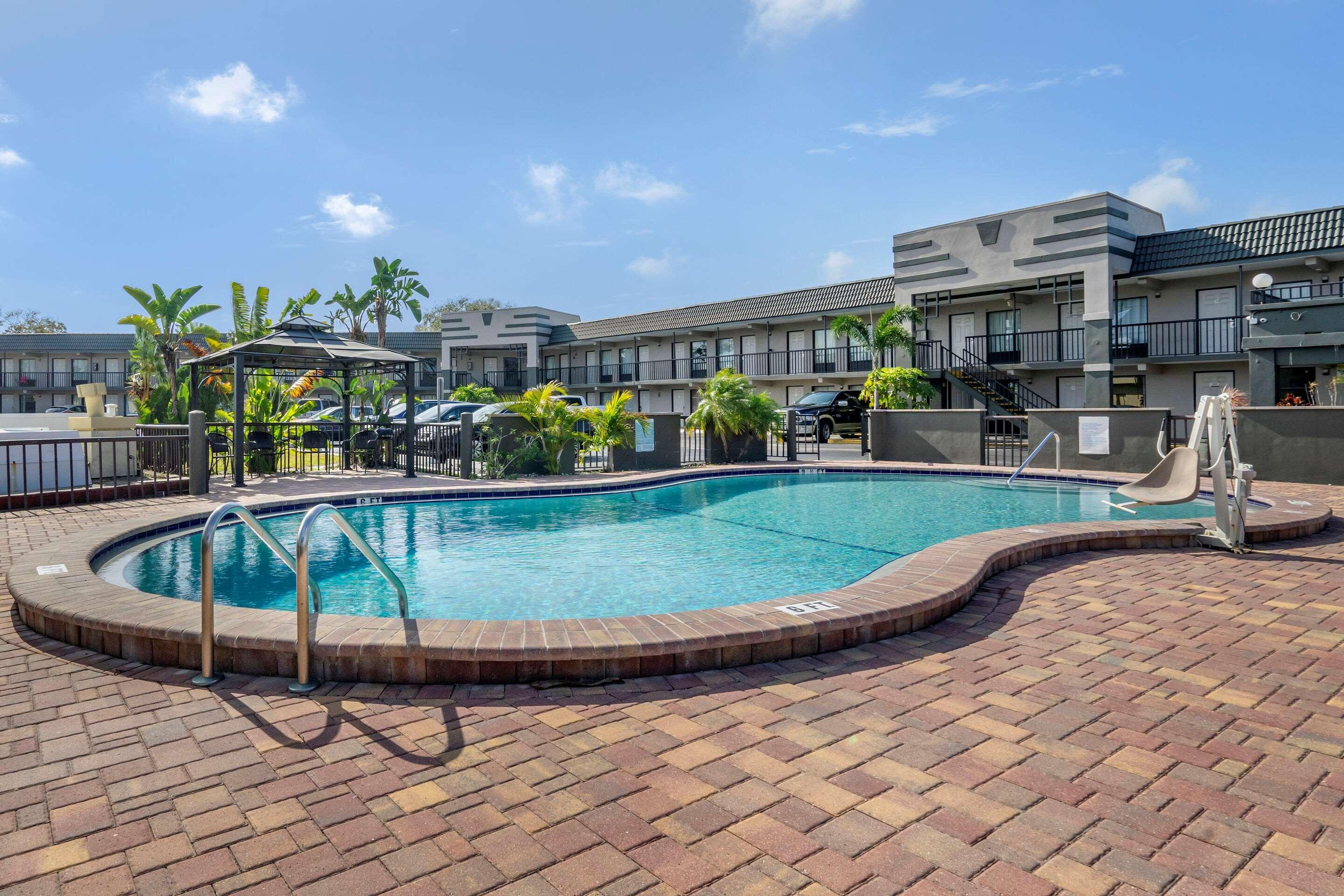 Rodeway Inn Clearwater-Dunedin 外观 照片