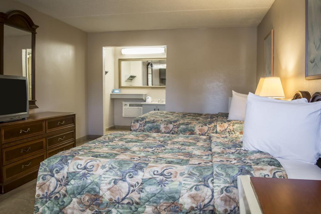 Rodeway Inn Clearwater-Dunedin 外观 照片