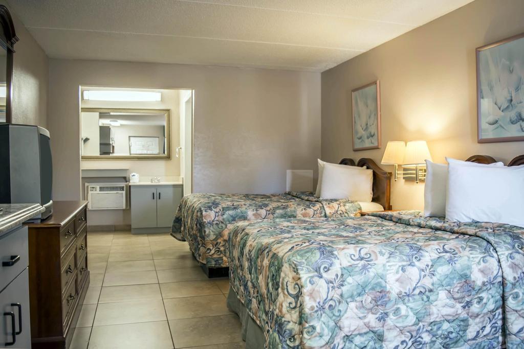 Rodeway Inn Clearwater-Dunedin 外观 照片