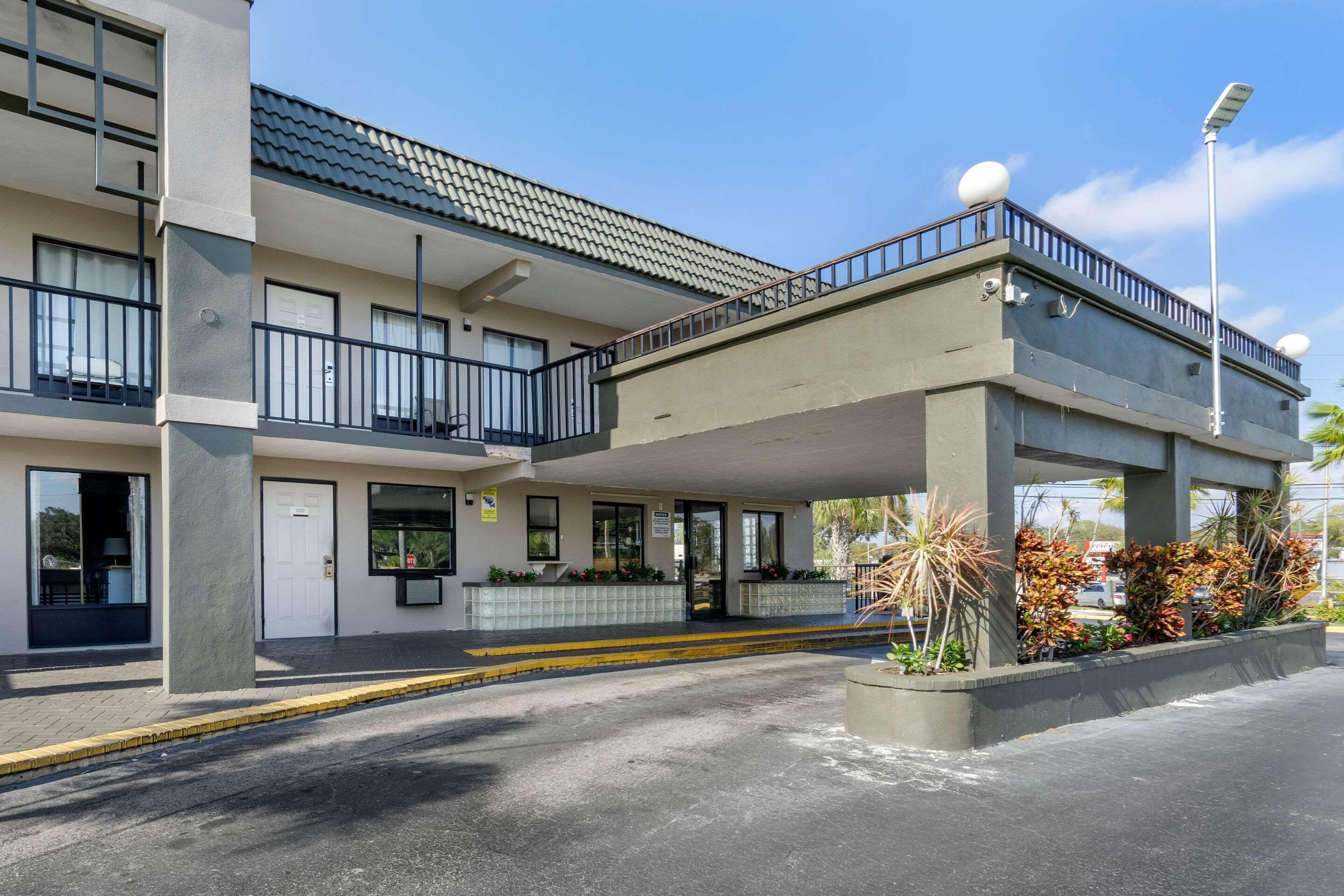 Rodeway Inn Clearwater-Dunedin 外观 照片