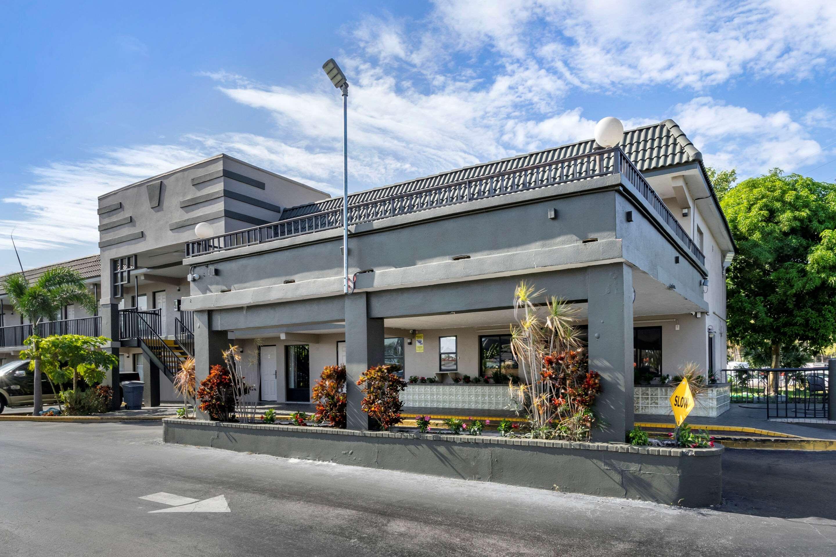 Rodeway Inn Clearwater-Dunedin 外观 照片