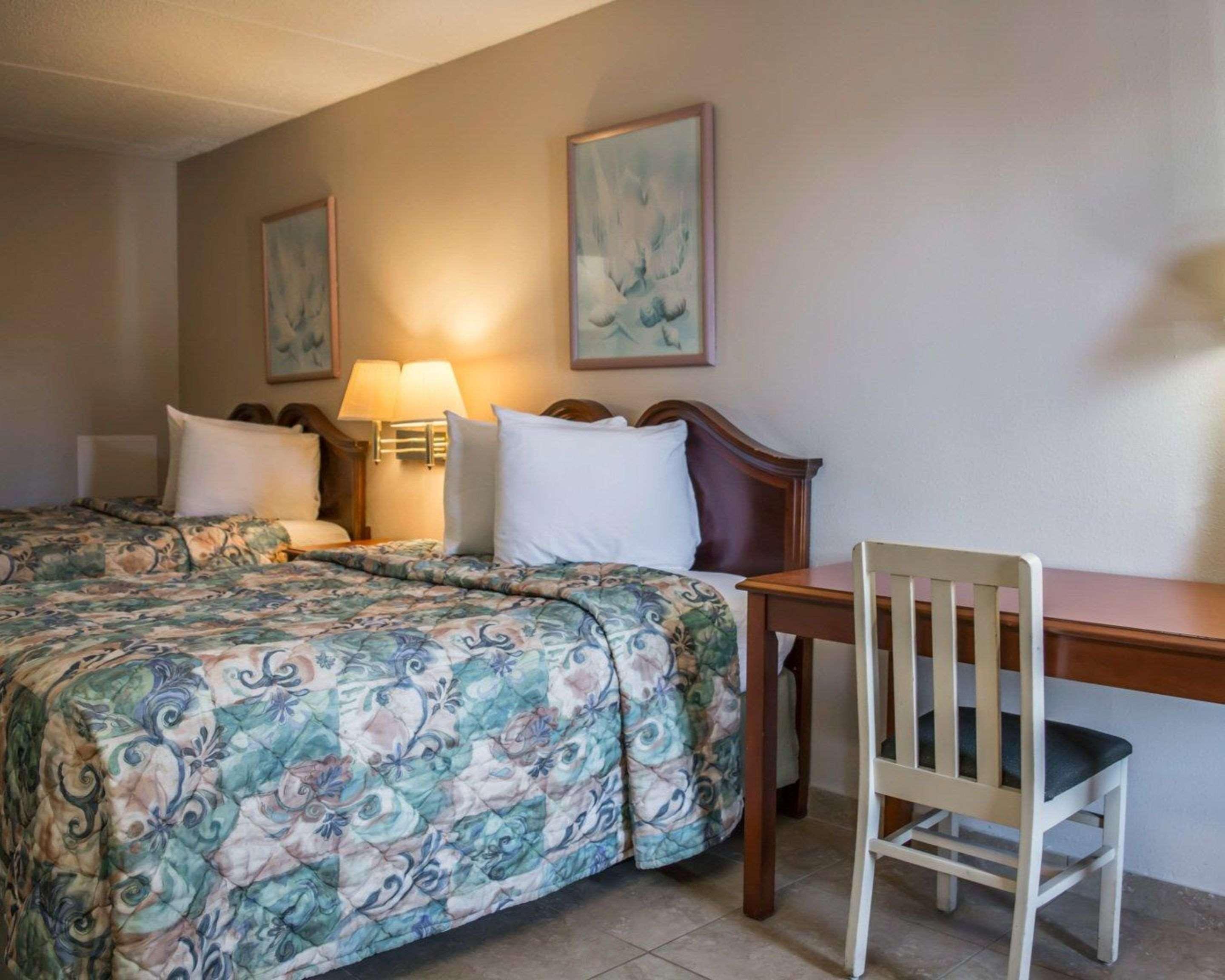 Rodeway Inn Clearwater-Dunedin 外观 照片