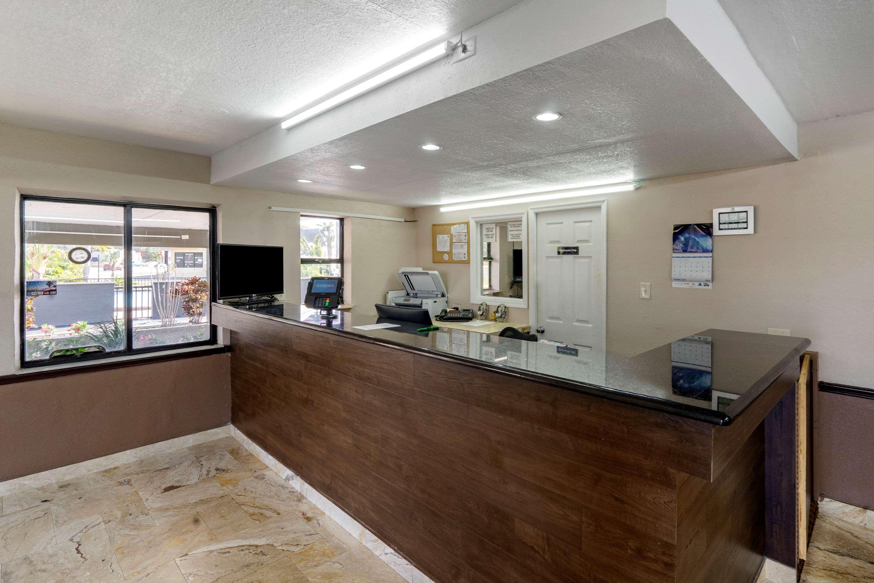 Rodeway Inn Clearwater-Dunedin 外观 照片